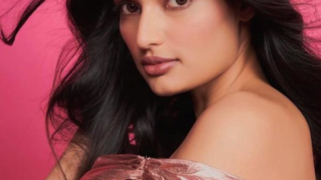 Athiya Shetty Biography, Lifestyle, Career, Age, Boyfriend and Many More