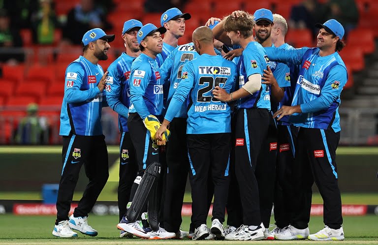 Adelaide Strikers all out this team in just 6 overs