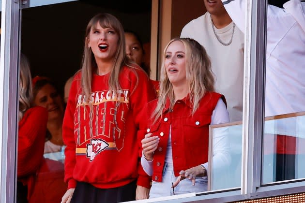 Taylor Swift's Lucky Charm: Kansas City Chiefs Secure Fourth Win with Pop Star in the Stands
